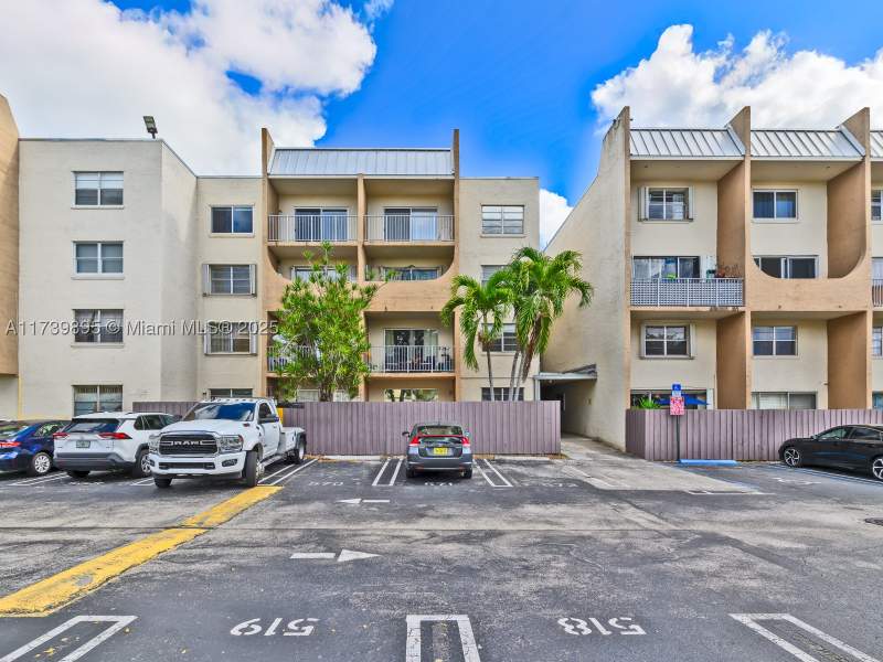 1 bedroom Condominium at 10900 SW 104th St 114, The Berkeley Condo, Miami — photo 2
