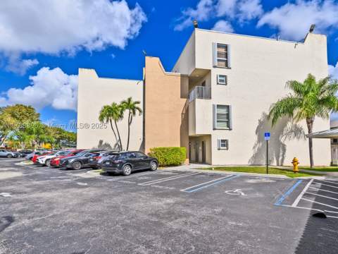 10900 SW 104th St 114, Miami FL - photo 20 of 31