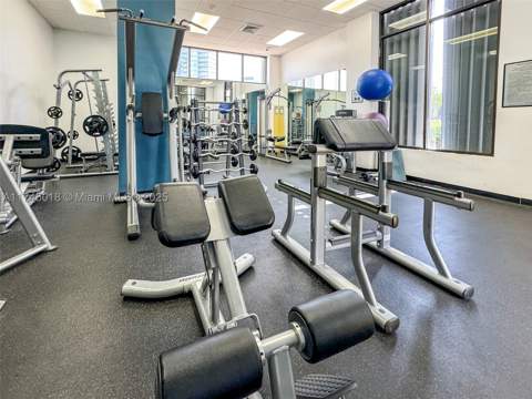 100 Bayview Dr 721, Sunny Isles Beach FL - photo 23 of 33