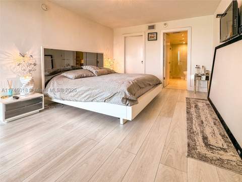 100 Bayview Dr 721, Sunny Isles Beach FL - photo 9 of 33