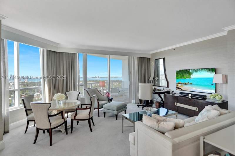 2 bedroom Condominium at 4401 Collins Ave 2114/2116, Fontainebleau II Tresor, Miami Beach — photo 5