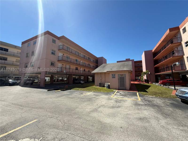 2 bedroom Condominium at 6175 W 20th Ave 205, Villa Luisa Condo, Hialeah — photo 2