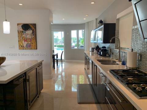 1670 Daytonia Rd, Miami Beach FL - photo 18 of 24