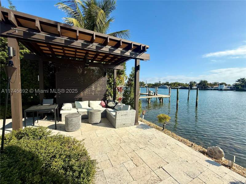 4 bedroom SingleFamilyResidence at 1670 Daytonia Rd, Biscayne Point, Miami Beach — photo 5