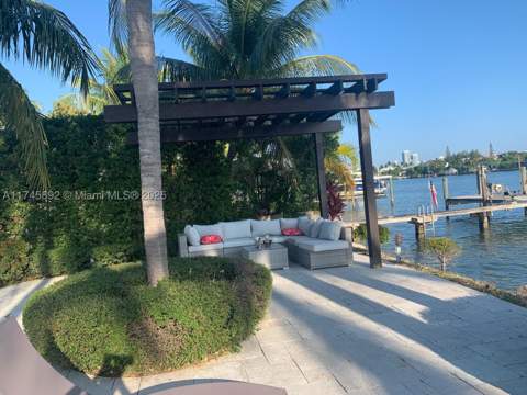 1670 Daytonia Rd, Miami Beach FL - photo 6 of 24