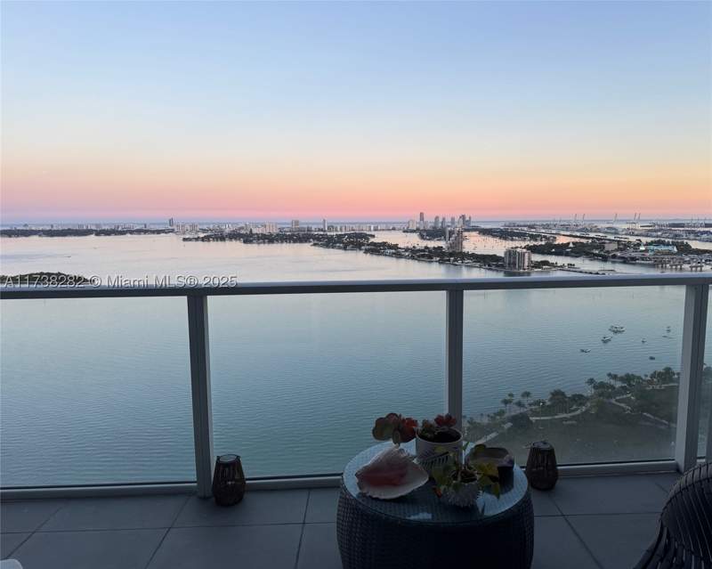 2 bedroom Condominium at 2020 N Bayshore Dr 3307, Paramount Bay Condo, Miami — photo 3