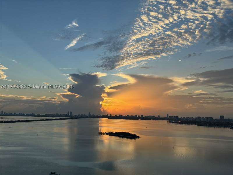 2 bedroom Condominium at 2020 N Bayshore Dr 3307, Paramount Bay Condo, Miami — photo 4