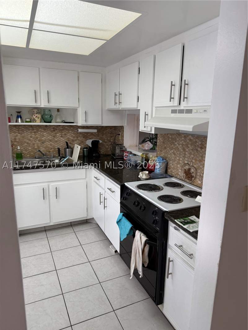 1 bedroom Condominium at 18555 NE 14th Ave 618, Sixth Moorings Condo, Miami — photo 3