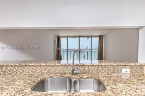 7601 E Treasure Dr 1108, North Bay Village FL - photo 8 of 27