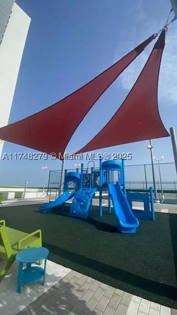 16385 Biscayne Blvd 1221, North Miami Beach FL - photo 6 of 50