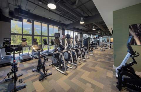 16385 Biscayne Blvd 1221, North Miami Beach FL - photo 8 of 50