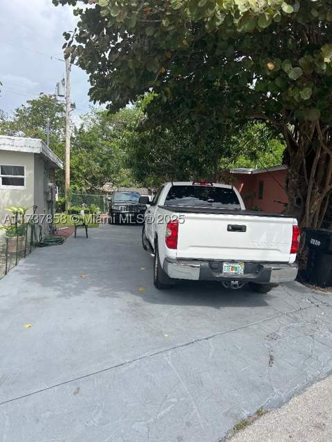 2381 NE 137 St, North Miami Beach FL - photo 12 of 12
