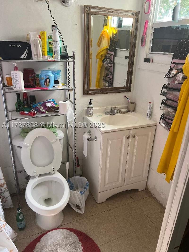 2 bedroom SingleFamilyResidence at 2381 NE 137 St, Trailer City, North Miami Beach — photo 5