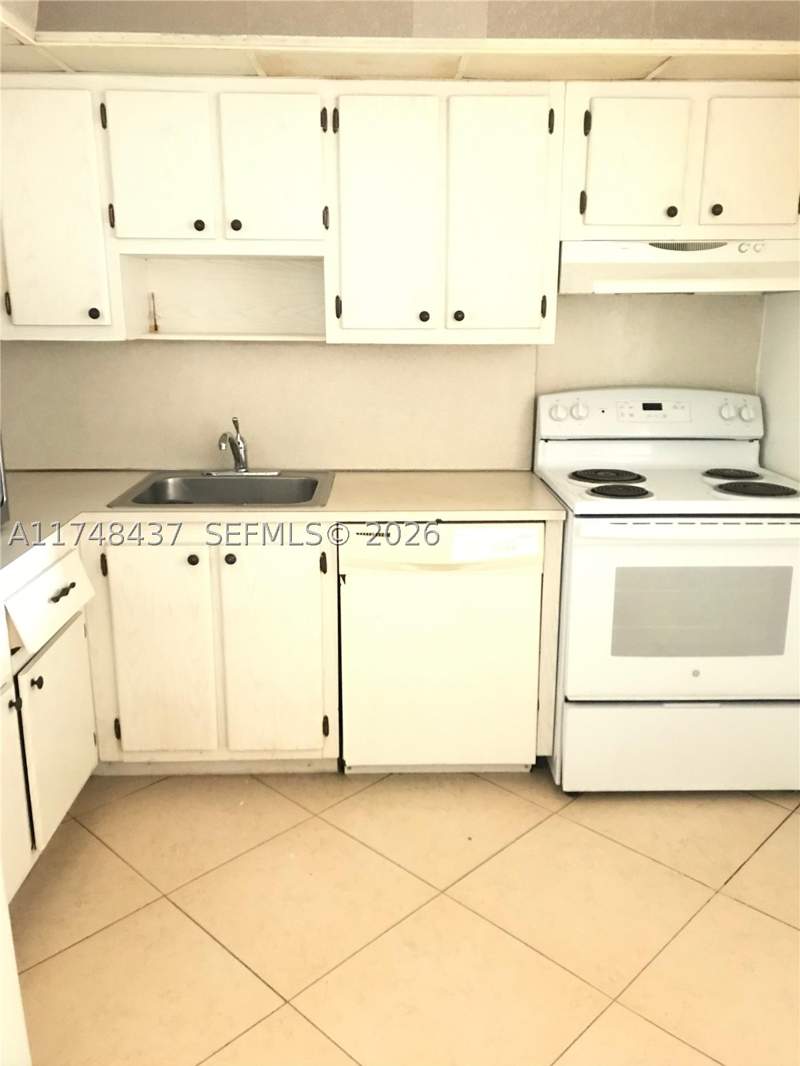 1 bedroom Condominium at 16950 W Dixie Hwy A631 Hwy 631, Woodside Apts Condo, North Miami Beach — photo 5