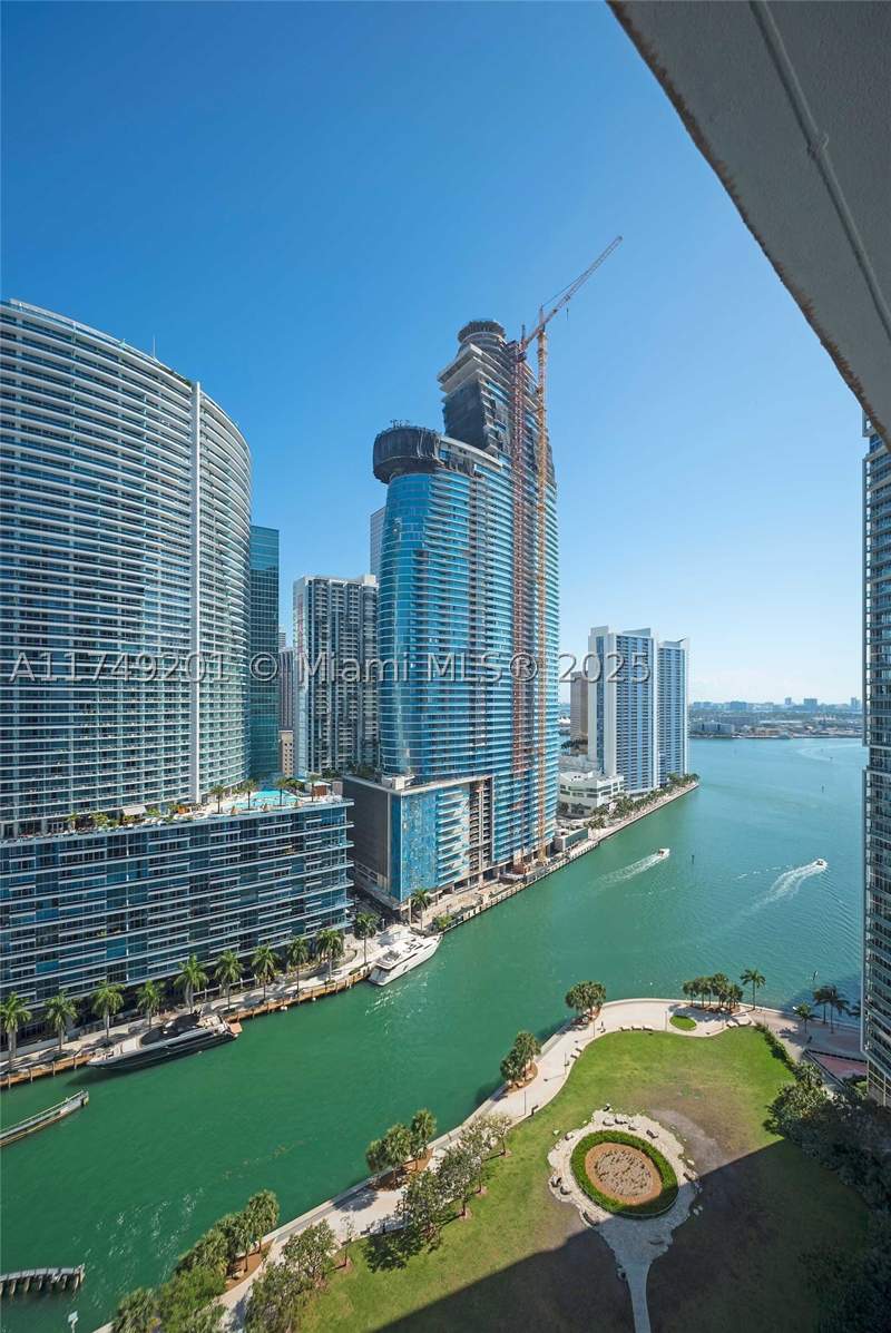 1 bedroom Condominium at 485 Brickell Ave 2603, Icon Brickell Condo No 3, Miami — photo 4