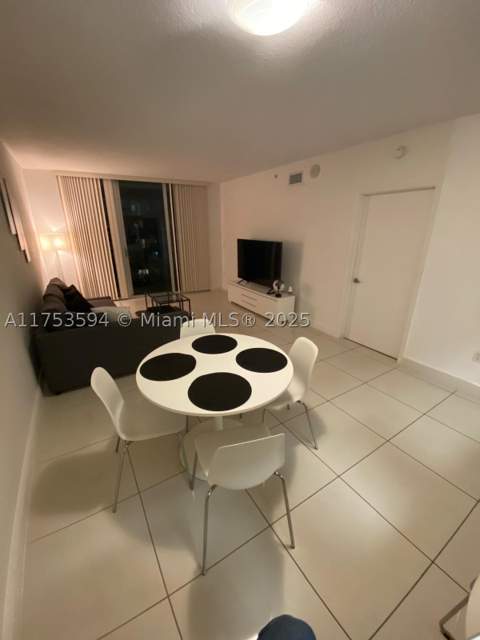 1750 N Bayshore Dr 2905, Miami FL - photo 8 of 17