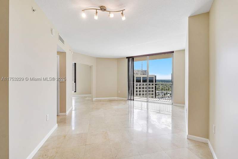 1 bedroom Condominium at 9066 SW 73rd Ct 1904, Metropolis II At Dadeland, Miami — photo 3