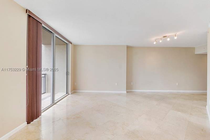 1 bedroom Condominium at 9066 SW 73rd Ct 1904, Metropolis II At Dadeland, Miami — photo 4
