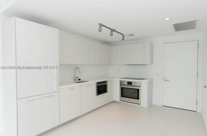 2 bedroom Condominium at 501 NE 31st St 2009, Paraiso Bayviews Condo, Miami — photo 3