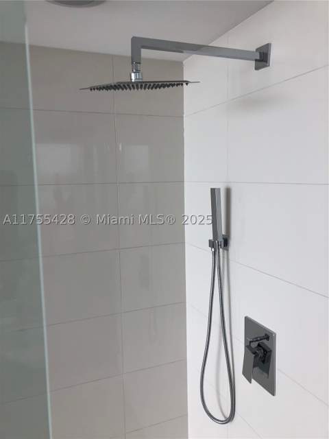650 NE 32nd St 2006, Miami FL - photo 11 of 15