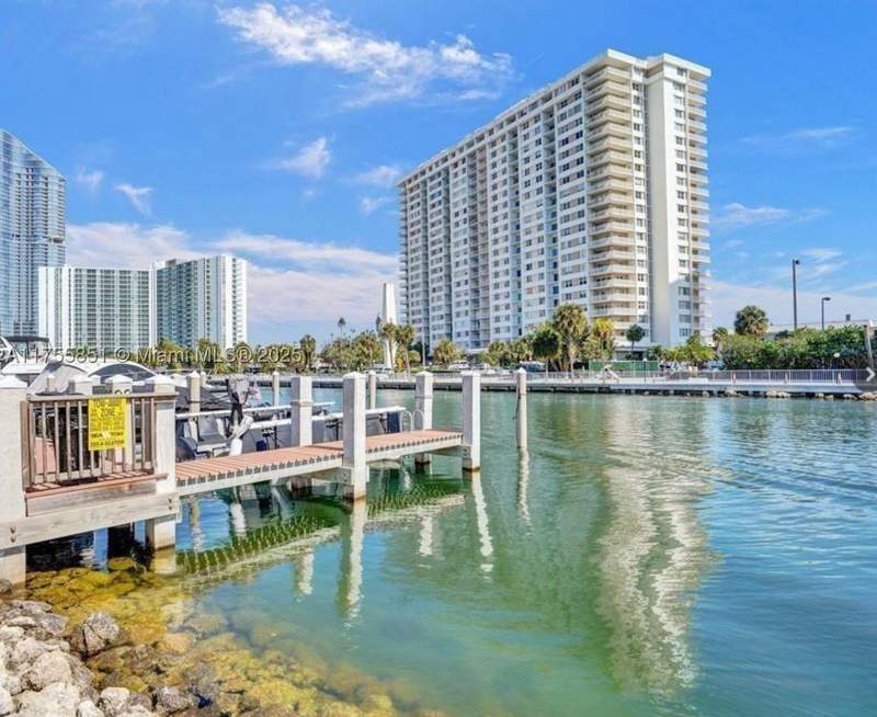 2 bedroom Condominium at 400 Kings Point Dr 810, Coastal Towers Condo, Sunny Isles Beach — photo 3