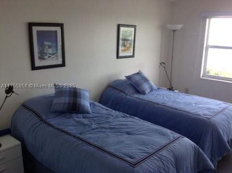 400 Kings Point Dr 810, Sunny Isles Beach FL - photo 9 of 12
