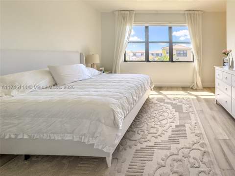 686 NE 191st Ter, Miami FL - photo 21 of 32