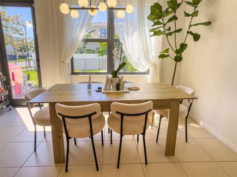 686 NE 191st Ter, Miami FL - photo 8 of 32
