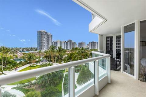 21055 Yacht Club Dr 902, Aventura FL - photo 14 of 17
