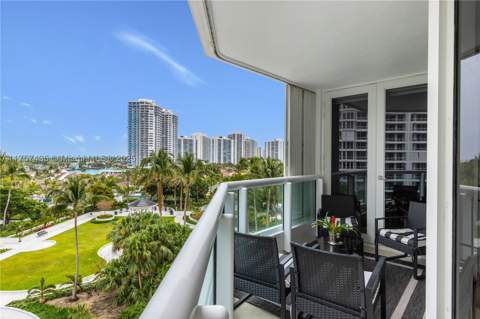 21055 Yacht Club Dr 902, Aventura FL - photo 15 of 17