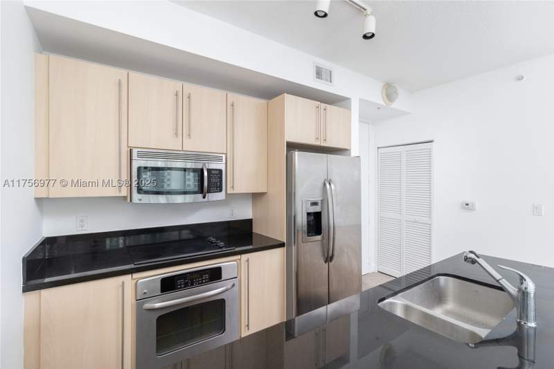 2 bedroom Condominium at 1111 SW 1st Ave 2423-N, The Axis On Brickell II C, Miami — photo 4
