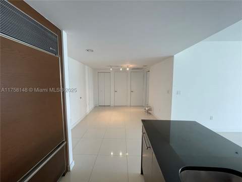 465 Brickell Ave 819, Miami FL - photo 13 of 25