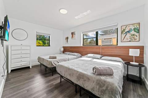 1215 NE 200th Street, Miami FL - photo 10 of 25