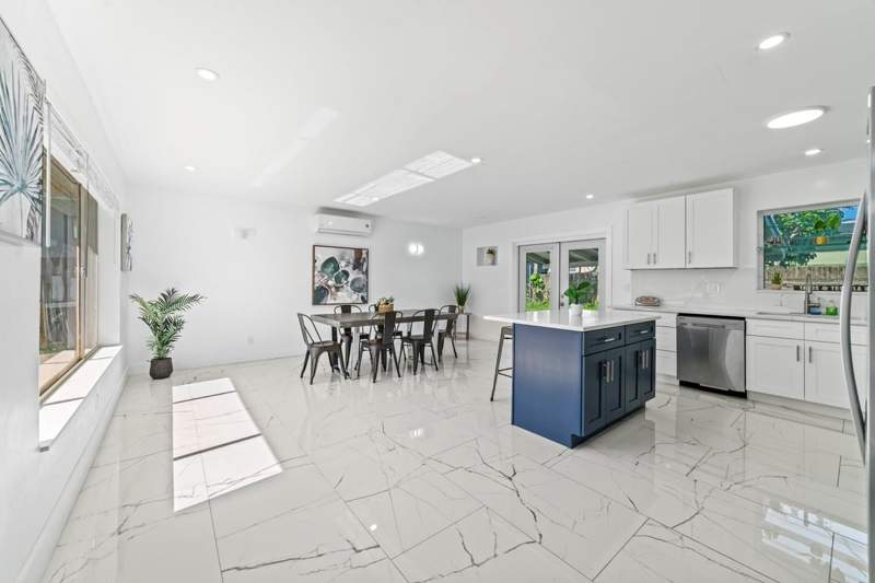 4 bedroom SingleFamilyResidence at 1215 NE 200th Street, Mansionette Homes Sec 2, Miami — photo 3