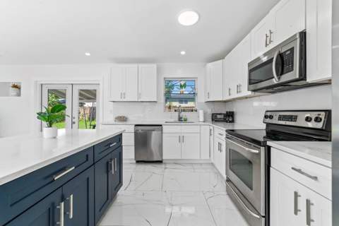 1215 NE 200th Street, Miami FL - photo 7 of 25