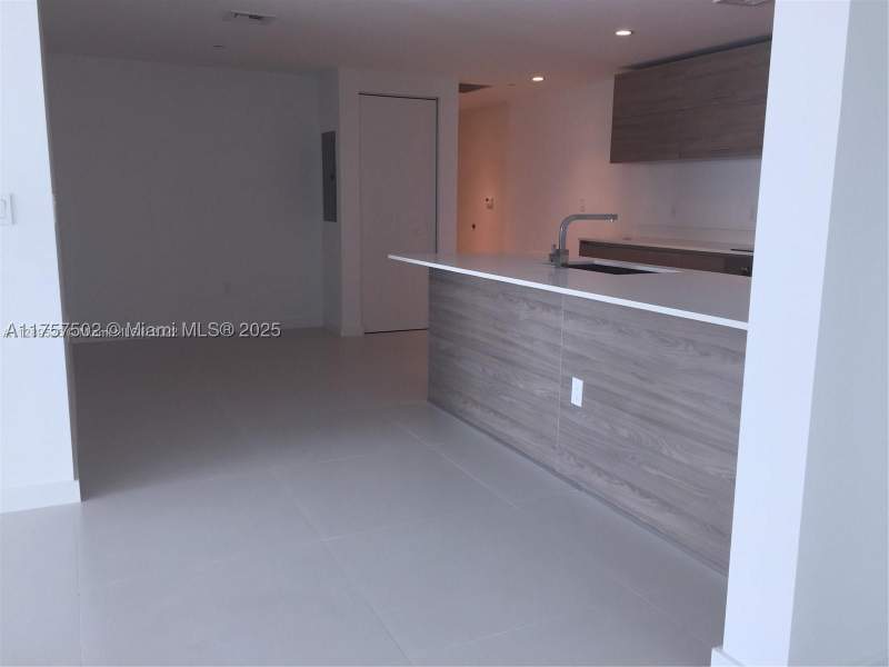 2 bedroom Condominium at 1300 S Miami Ave 1910, 1300 S Miami Avenue Condo, Miami — photo 5