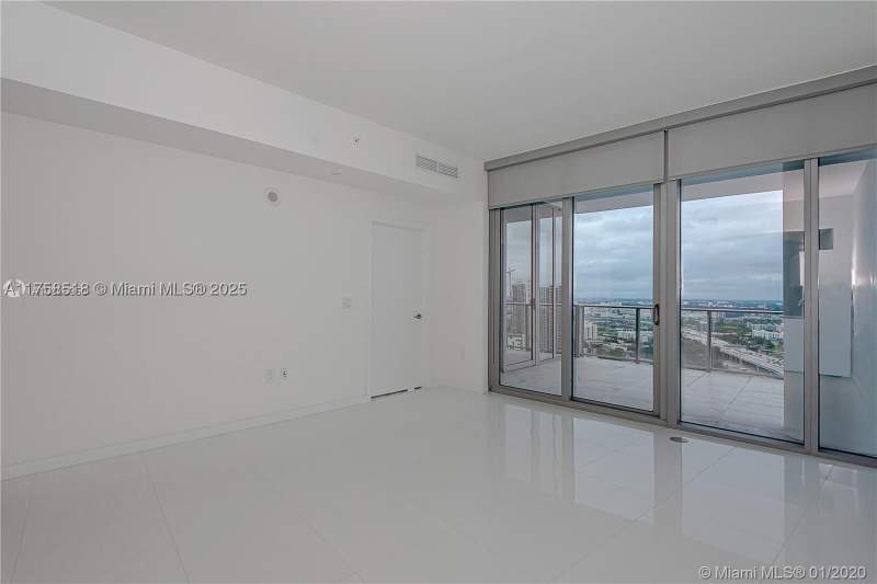 1 bedroom Condominium at 851 NE 1st Ave 2600, Paramount Miami Worldcent, Miami — photo 4