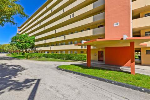 1770 NE 191st St 508-1, Miami FL - photo 15 of 36