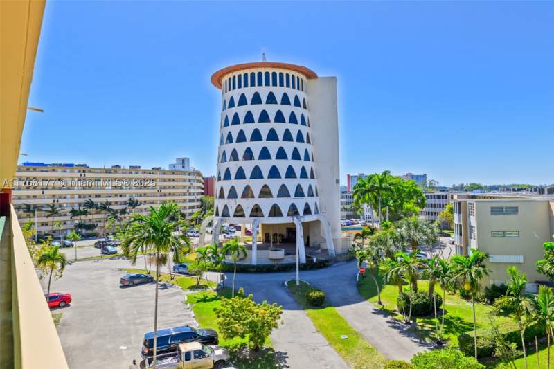2 bedroom Condominium at 1770 NE 191st St 508-1, Jade Winds Group -, Miami — photo 2
