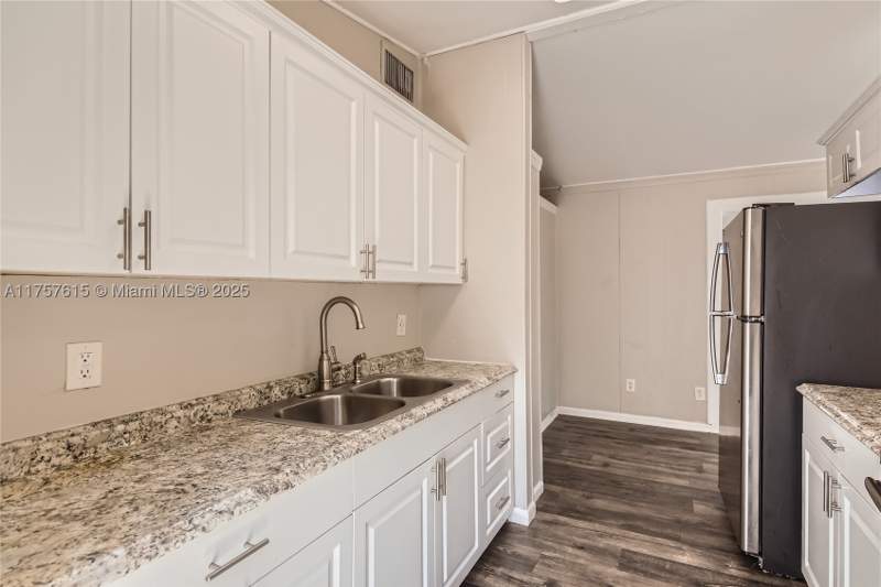 3 bedroom SingleFamilyResidence at 1753 NE 178th St, Beach Park Sub, North Miami Beach — photo 4