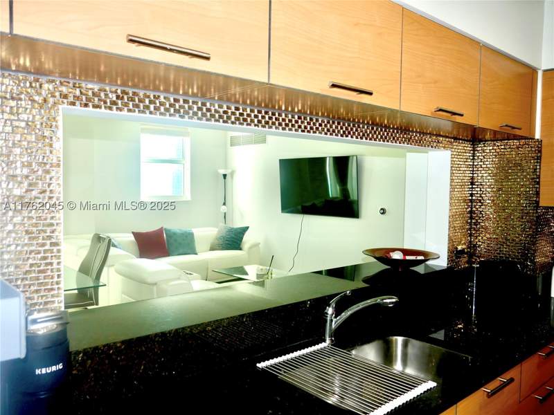 2 bedroom Condominium at 31 SE 5th St 2611, Brickell Onthe River North, Miami — photo 3