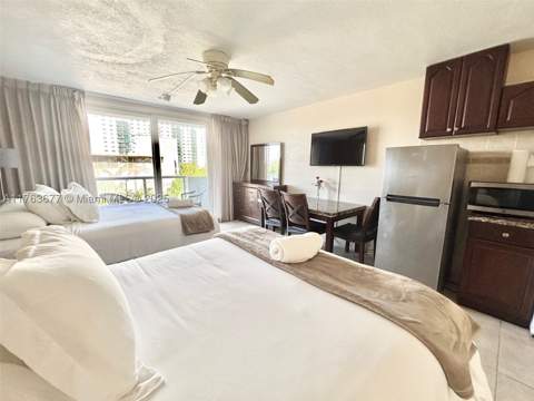 19201 Collins Ave 338, Sunny Isles Beach FL - photo 7 of 18