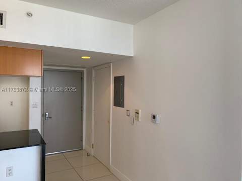 1750 N Bayshore Dr 2215, Miami FL - photo 7 of 14