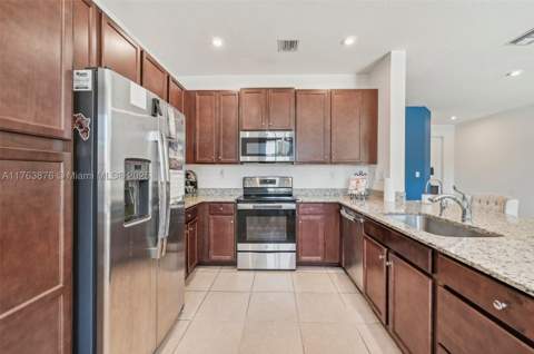 10850 SW 235th Ln, Homestead FL - photo 11 of 30