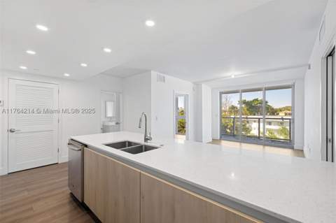 13800 Highland Dr 302, North Miami Beach FL - photo 12 of 23