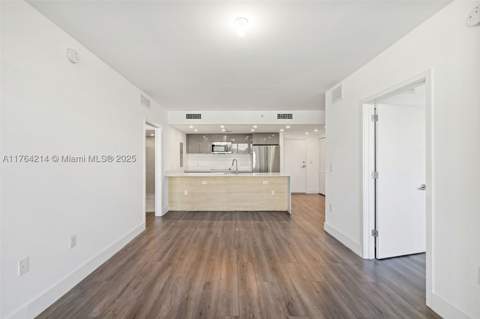 13800 Highland Dr 302, North Miami Beach FL - photo 14 of 23
