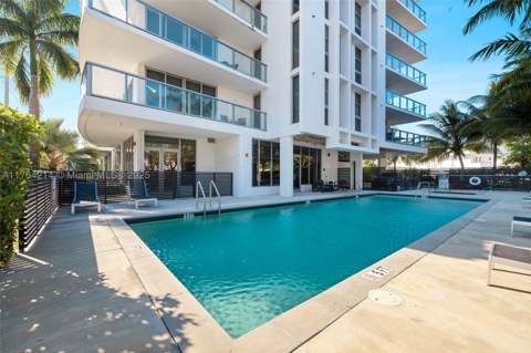 13800 Highland Dr 302, North Miami Beach FL - photo 6 of 23