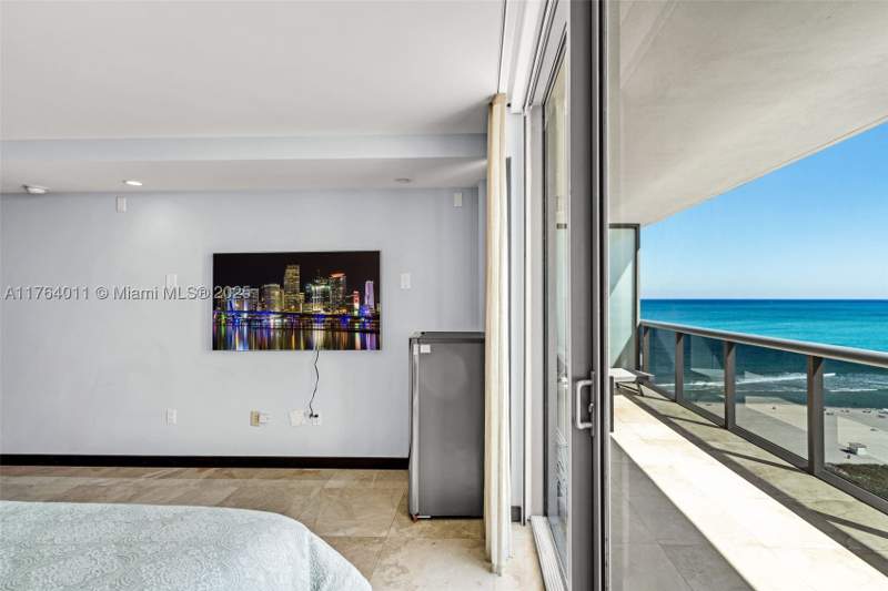 2 bedroom Condominium at 5875 Collins Ave 1704, Mei Condo, Miami Beach — photo 2