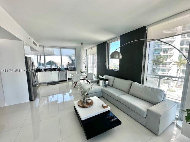 2 bedroom Condominium at 92 SW 3rd St 1410, Mint Condo, Miami — photo 2