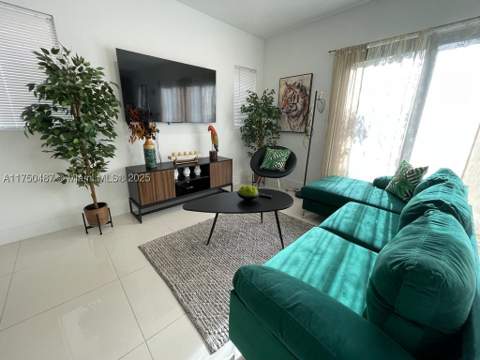 302 NW 11th Ct, Florida City FL - photo 10 of 35